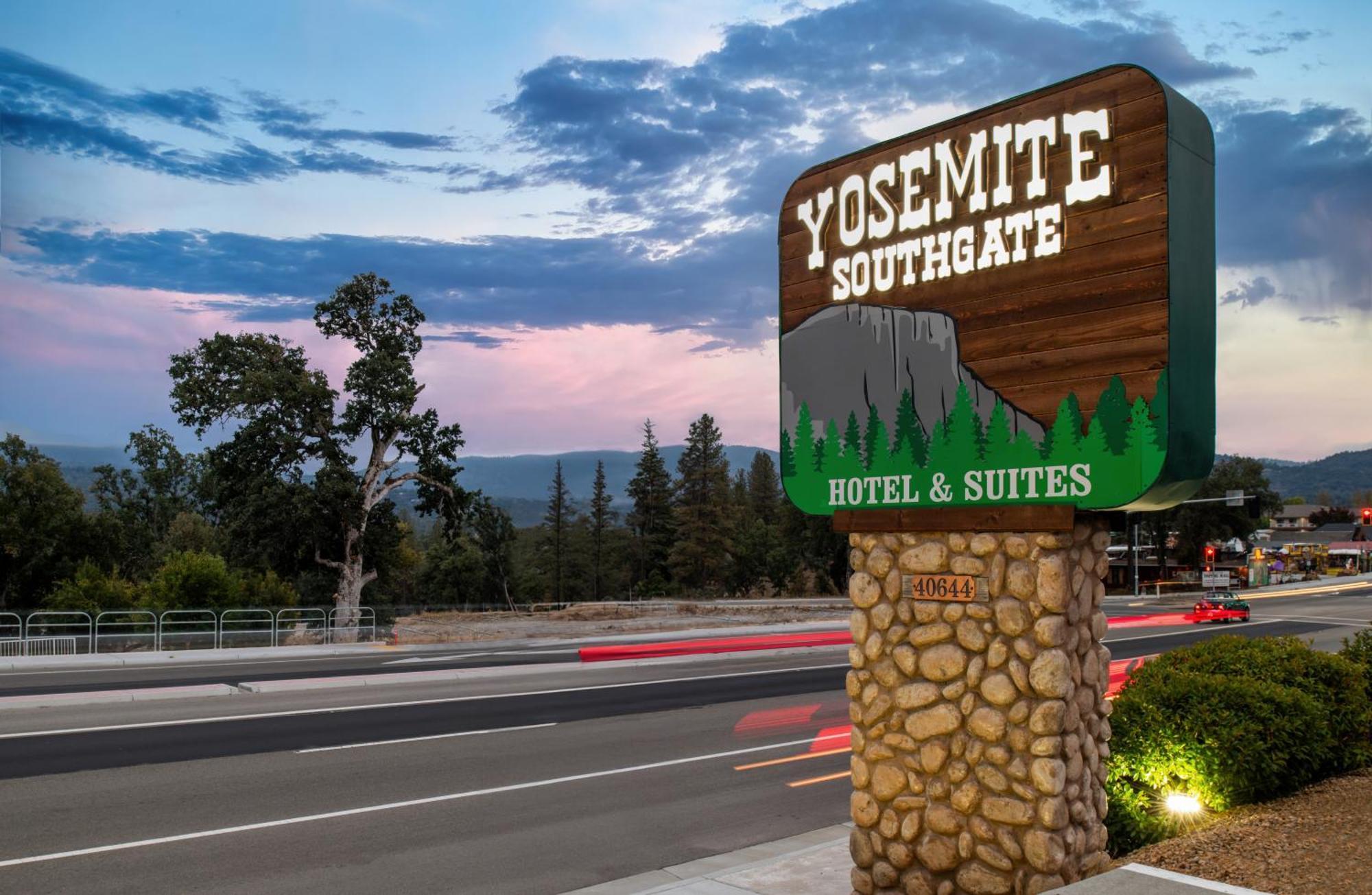 Yosemite Southgate Hotel & Suites Окхерст Экстерьер фото